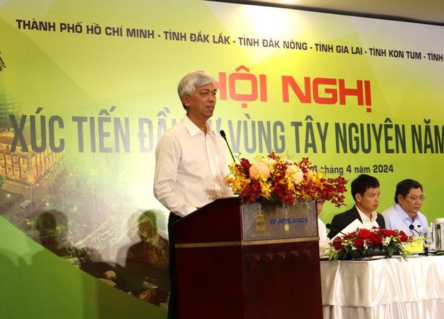 &Ocirc;ng V&otilde; Văn Hoan, Ph&oacute; Chủ tịch UBND TP.HCM, nhấn mạnh sự ph&aacute;t triển của TP.HCM lu&ocirc;n song h&agrave;nh, gắn liền với sự ph&aacute;t triển của c&aacute;c địa phương, trong đ&oacute; c&oacute; c&aacute;c tỉnh v&ugrave;ng T&acirc;y Nguy&ecirc;n - Ảnh: PA.