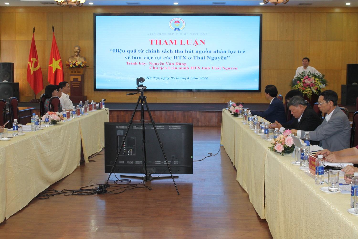 Quang cảnh hội thảo