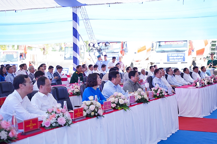 C&aacute;c đại biểu tham dự tại lễ khởi c&ocirc;ng