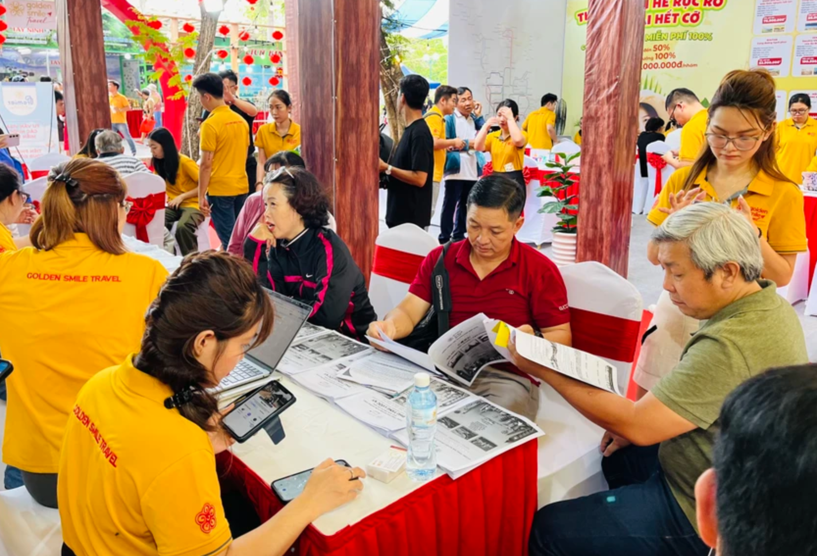 Chương tr&igrave;nh k&iacute;ch cầu được giới thiệu v&agrave; b&aacute;n trực tiếp tại c&aacute;c gian h&agrave;ng tại chương tr&igrave;nh &ldquo;Ng&agrave;y hội du lịch năm 2024&rdquo; - Ảnh: PA.