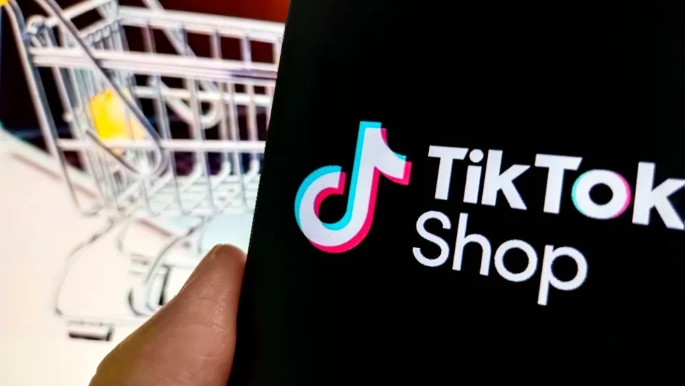 Bên cạnh phí giao dịch, các nhà bán hàng trên TikTok shop còn cần chi trả phí hoa hồng và phí vận chuyển trên giá trị mỗi đơn hàng.