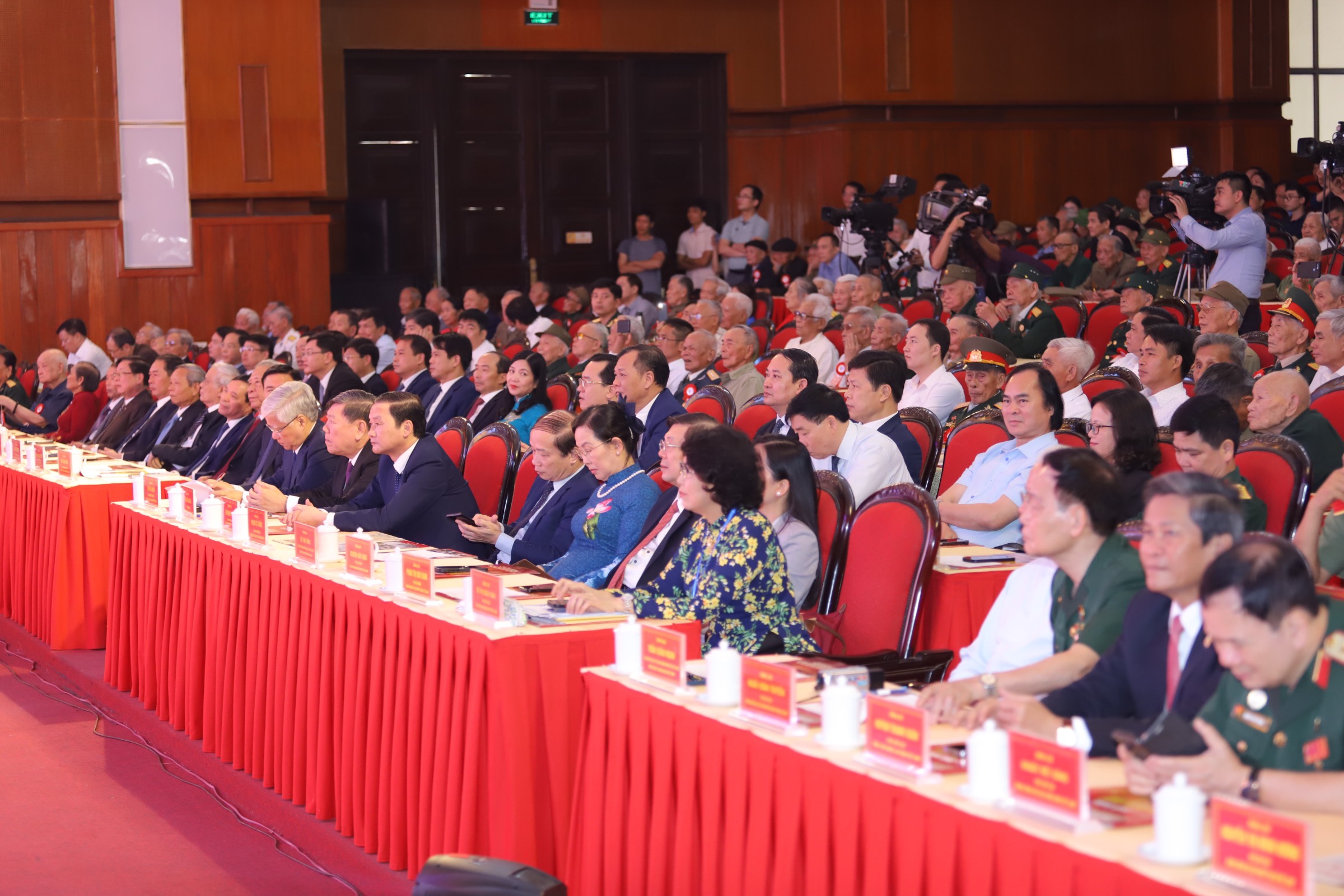 Các đại biểu tham dự chương trình