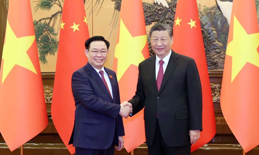 Chủ tịch Quốc hội Vương Đình Huệ hội kiến Tổng Bí thư, Chủ tịch nước Trung Quốc Tập Cận Bình. Ảnh: Quốc hội