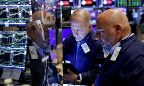 Chứng khoán Mỹ chững lại trong lúc chờ báo cáo lạm phát, giá dầu giảm sau tin Gaza, bitcoin lên gần 72.000 USD