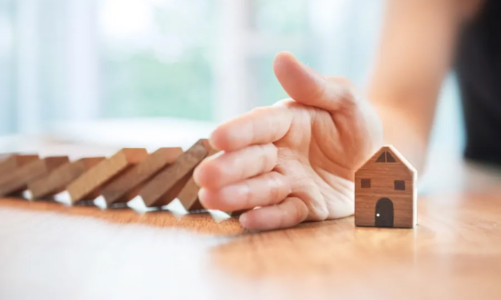 Doanh nghiệp thanh lý bớt tài sản để có lãi và thoát khỏi diện kiểm soát của HoSE