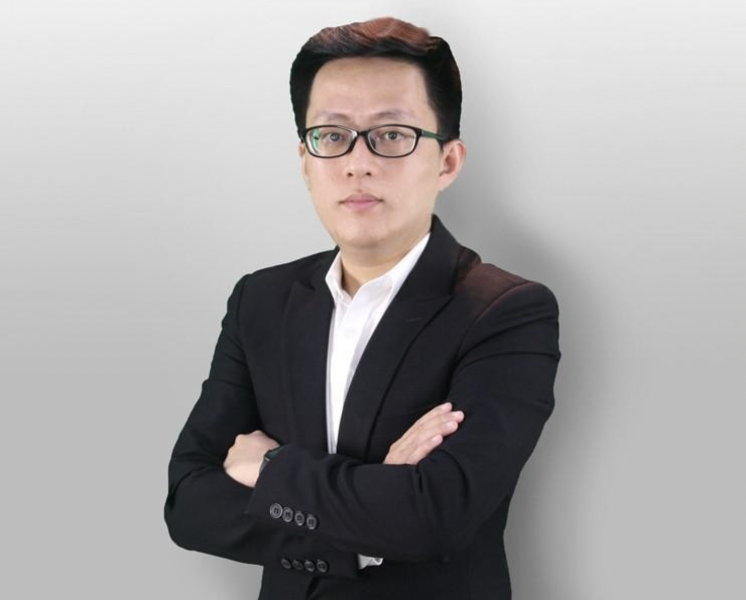 &Ocirc;ng Nguyễn Thế Minh, Gi&aacute;m đốc ph&acirc;n t&iacute;ch khối kh&aacute;ch h&agrave;ng c&aacute; nh&acirc;n của Chứng kho&aacute;n Yuanta.