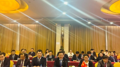 Vietnam, Laos Sign Updated Trade Pact to Boost Economic Ties Beyond Current $1.7 Billion, Address Market Challenges