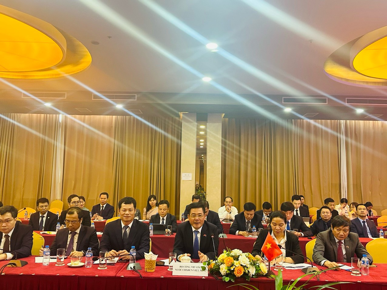 Bộ trưởng Nguyễn Hồng Diên: 