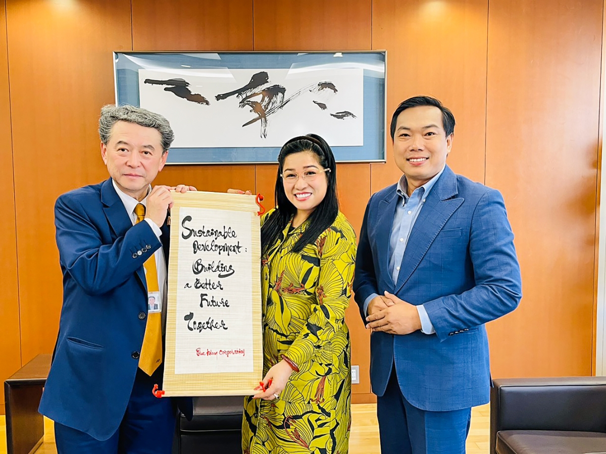 CEO Lưu Thị Thanh Mẫu thăm, gặp gỡ v&agrave; trao đổi với c&aacute;c tập đo&agrave;n Nhật Bản nhằm mục ti&ecirc;u th&uacute;c đẩy hợp t&aacute;c để ph&aacute;t triển c&ocirc;ng tr&igrave;nh xanh, khu đ&ocirc; thị xanh.