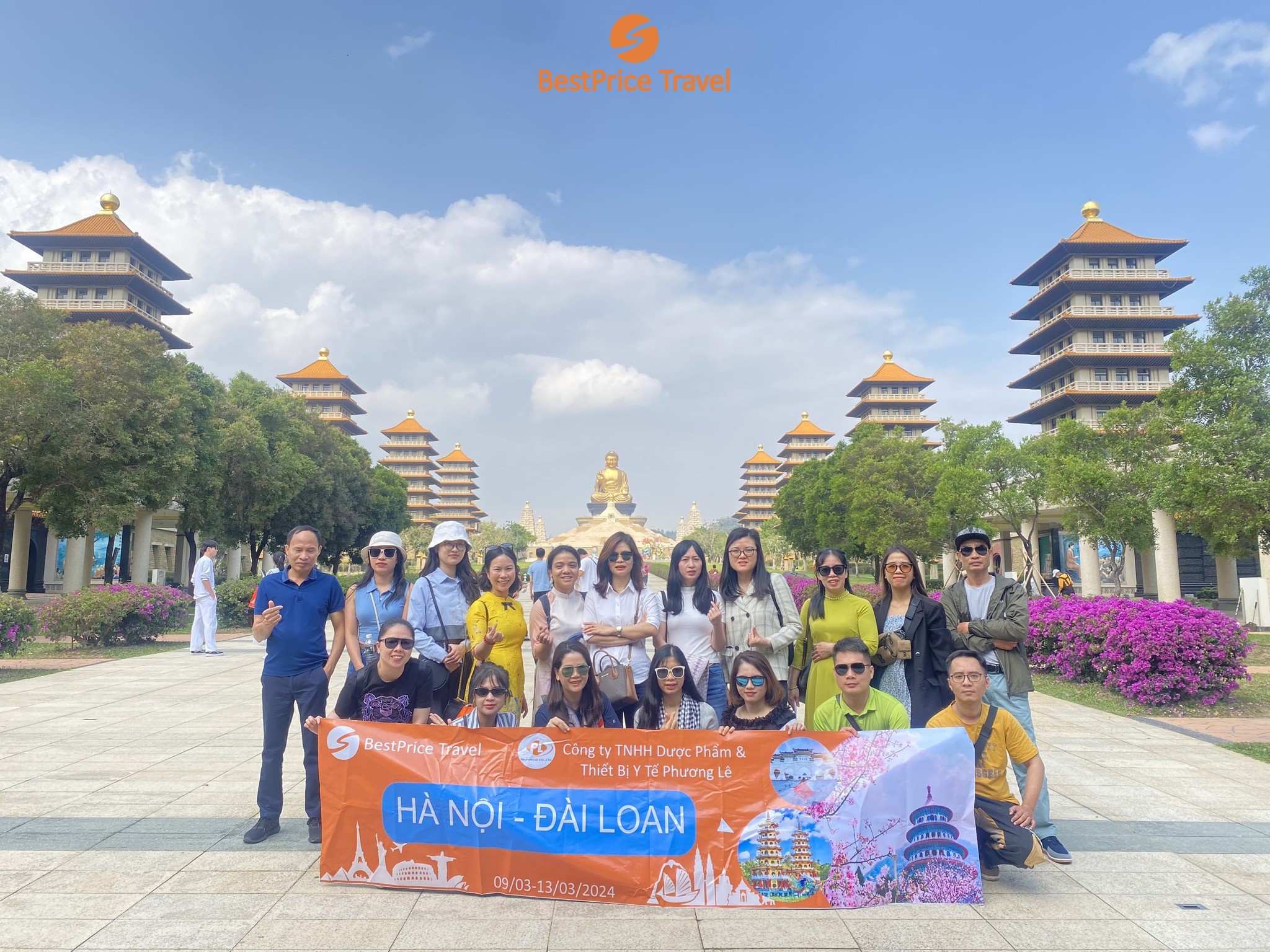 Đo&agrave;n kh&aacute;ch của BestPrice Travel du lịch Đ&agrave;i Loan.