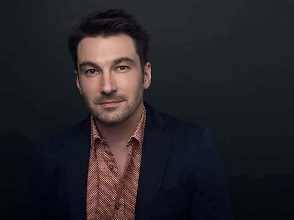 Jonathan Badeen l&agrave; người nghĩ ra &yacute; tưởng &ldquo;Vuốt sang phải&rdquo; của Tinder.