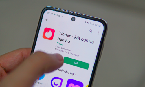 Tinder, ứng dụng “cách mạng hóa” hẹn hò và ý tưởng “vuốt sang phải”