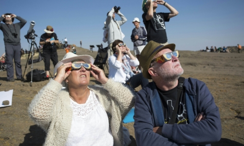 Vì sao nhật thực “thắp sáng” du lịch Mỹ hơn cả tour diễn Taylor Swift?