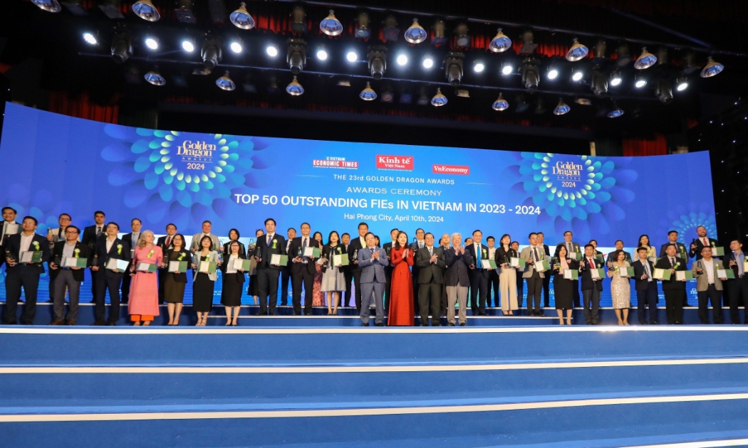 Các doanh nghiệp FDI tiêu biểu được vinh danh nhận Giải thưởng Rồng Vàng 2024. Ảnh: Việt Dũng.