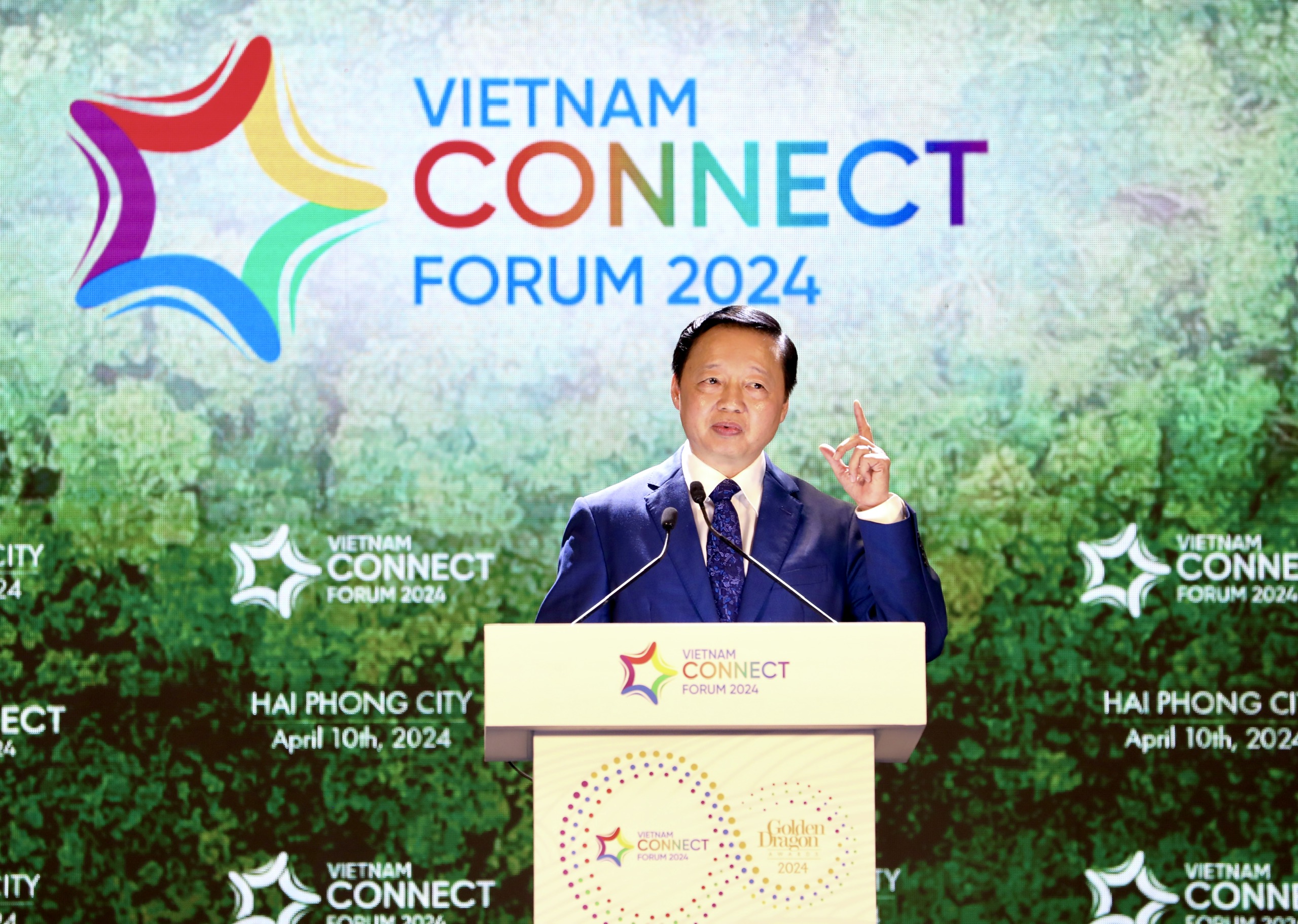 Phó Thủ tướng Chính phủ Trần Hồng Hà nhấn mạnh chuyển đổi xanh là xu thế tất yếu. Ảnh: Việt Dũng.