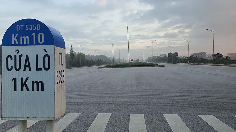 Dự &aacute;n đường giao th&ocirc;ng nối Vinh - Cửa L&ograve; giai đoạn 2. Ảnh: Mỹ Linh.
