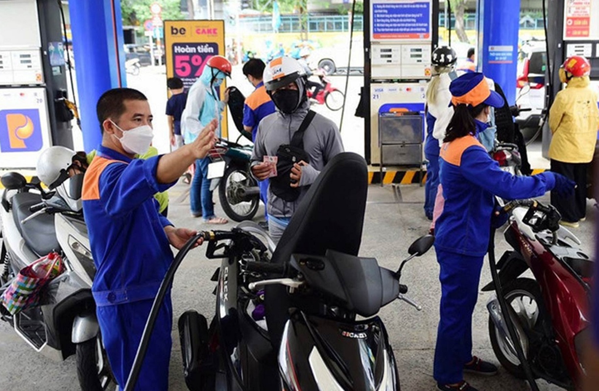 Giá xăng dầu được điều chỉnh ngay sau kỳ nghỉ lễ.