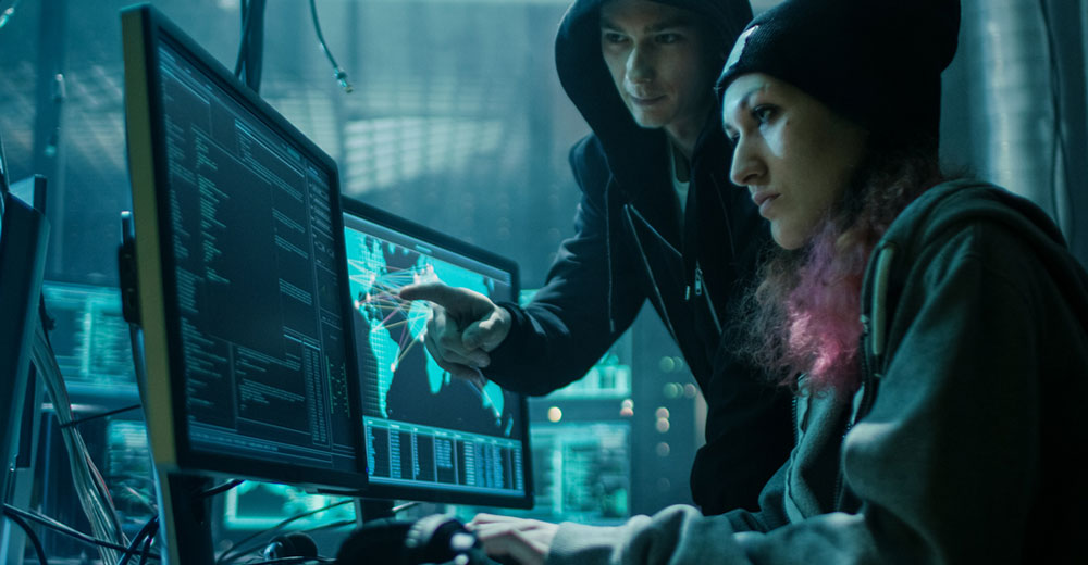 Hacker - nỗi sợ hãi của bất cứ công ty nào đang sử dụng thiết bị điện tử có kết nối internet.