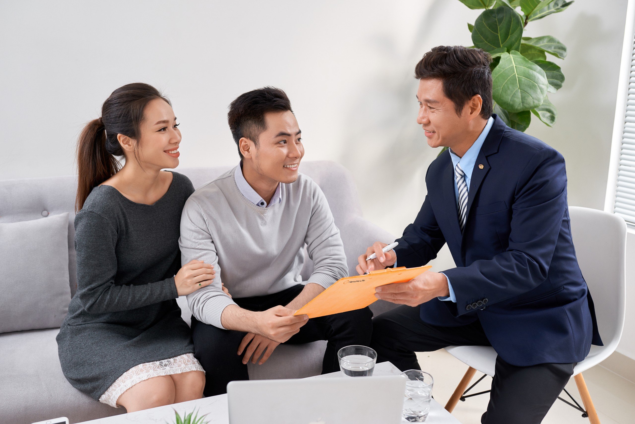 Hanwha Life Việt Nam không ngừng nâng cao quyền lợi khách hàng.