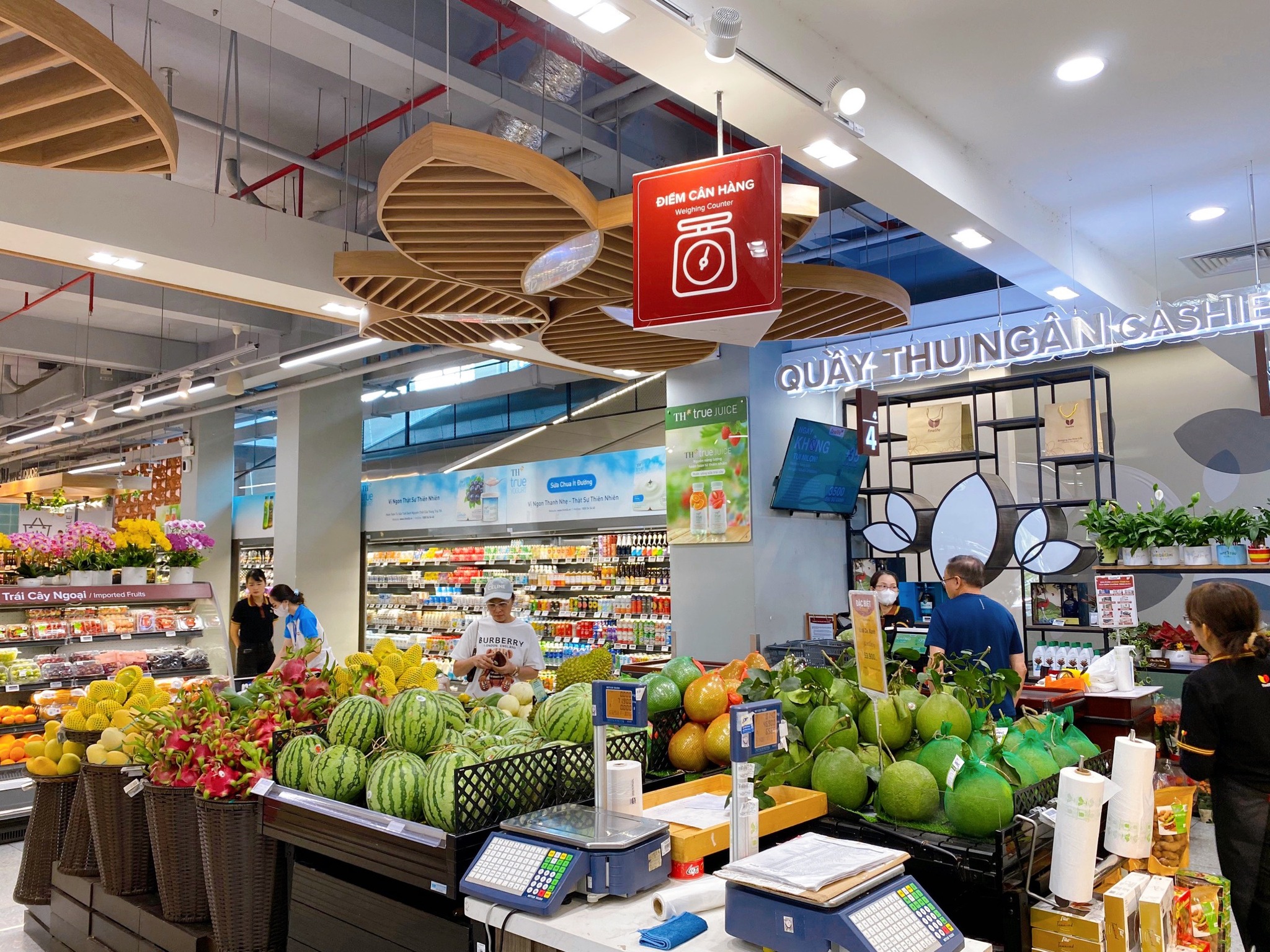 C&aacute;c chương tr&igrave;nh k&iacute;ch cầu, kết nối giao thương cũng đang được t&iacute;nh to&aacute;n để triển khai quy m&ocirc; v&agrave; k&eacute;o d&agrave;i trong c&aacute;c th&aacute;ng tiếp theo.