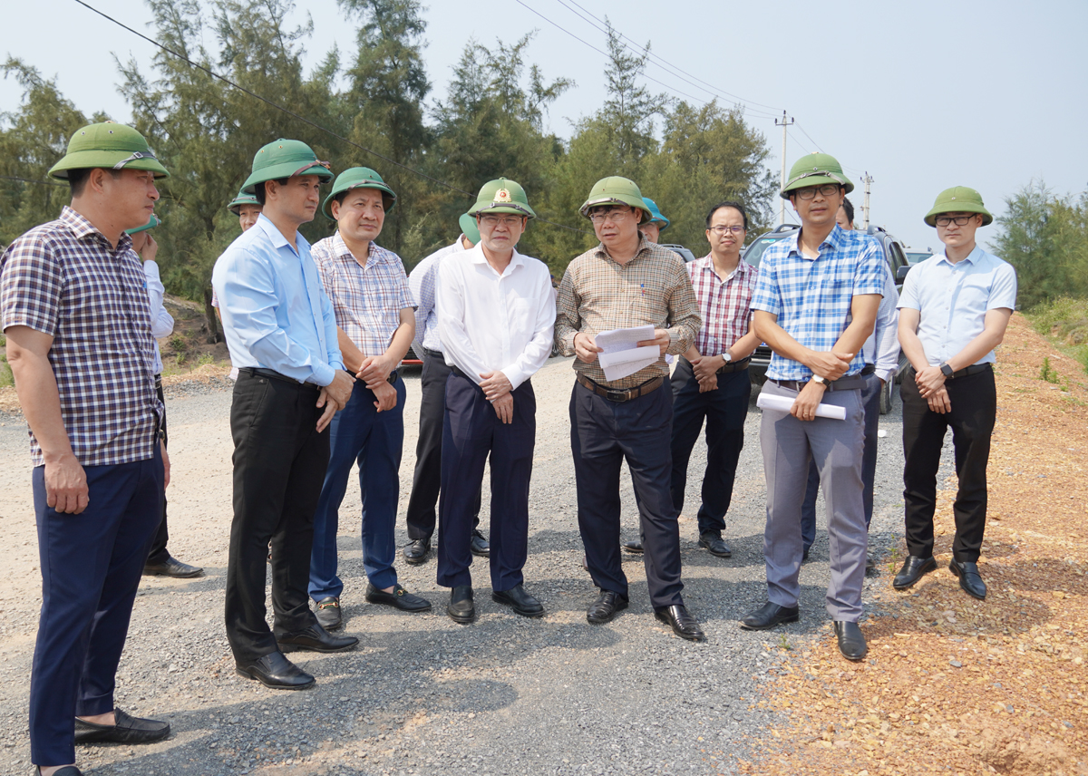 Phó Chủ tịch UBND tỉnh Quảng Bình kiểm tra thực tế các dự án phát triển quỹ đất trên địa bàn huyện Lệ Thủy