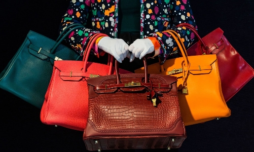 Đằng sau sự trở lại của những chiếc túi kinh điển