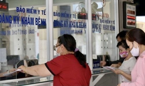 Có bệnh viện vẫn yêu cầu mang thẻ bảo hiểm y tế giấy khi đi khám chữa bệnh 