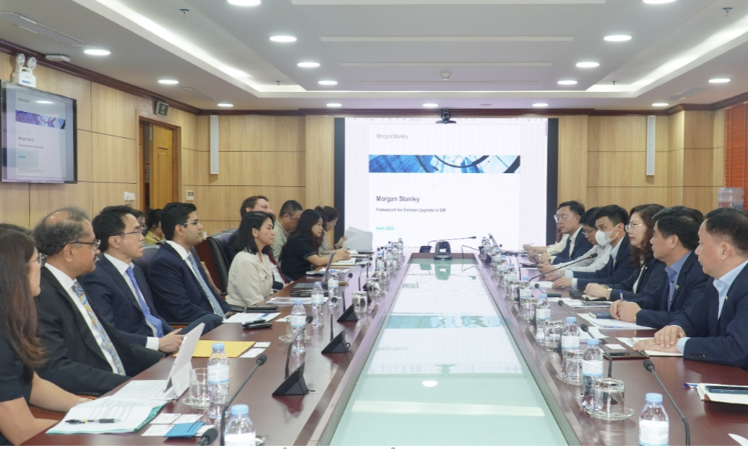 Toàn cảnh buổi làm việc và trao đổi thông tin của Ủy ban Chứng khoán với đoàn công tác của FTSE Russell và Morgan Stanley về việc nâng hạng thị trường chứng khoán Việt Nam.