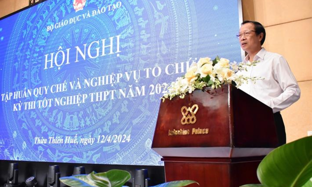 Thứ trưởng Phạm Ngọc Thưởng - Trưởng Ban Chỉ đạo cấp quốc gia Kỳ thi tốt nghiệp THPT năm 2024 phát biểu tại hội nghị. Ảnh: MOET.
