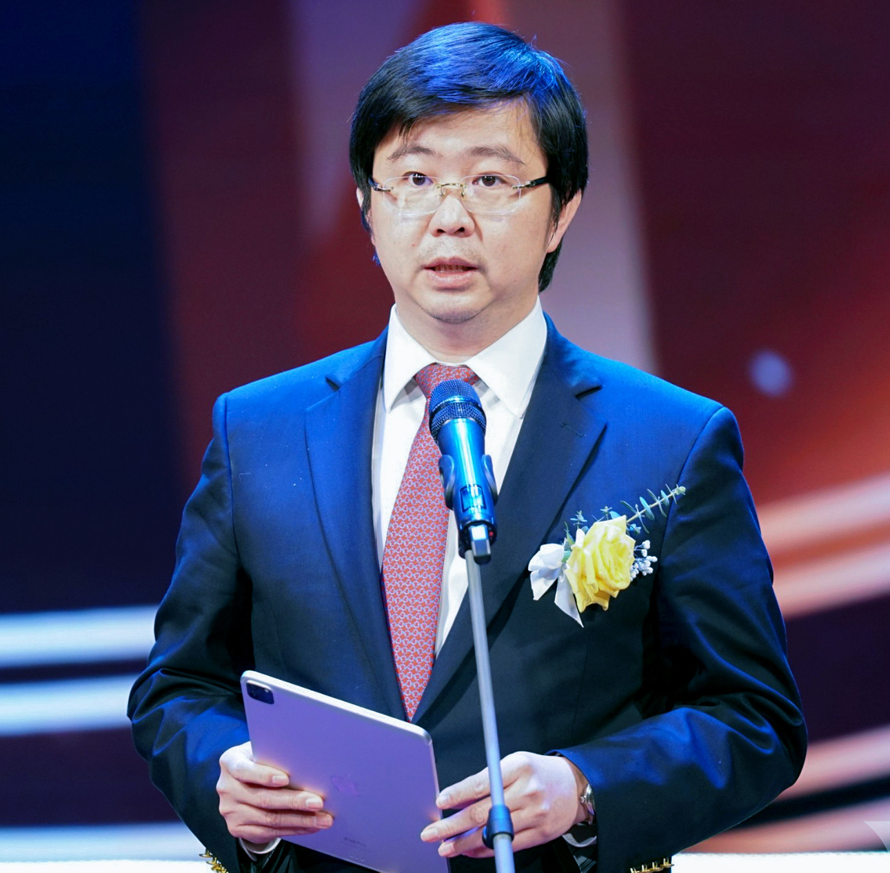 Thứ trưởng Bộ Th&ocirc;ng tin v&agrave; Truyền th&ocirc;ng B&ugrave;i Ho&agrave;ng Phương.