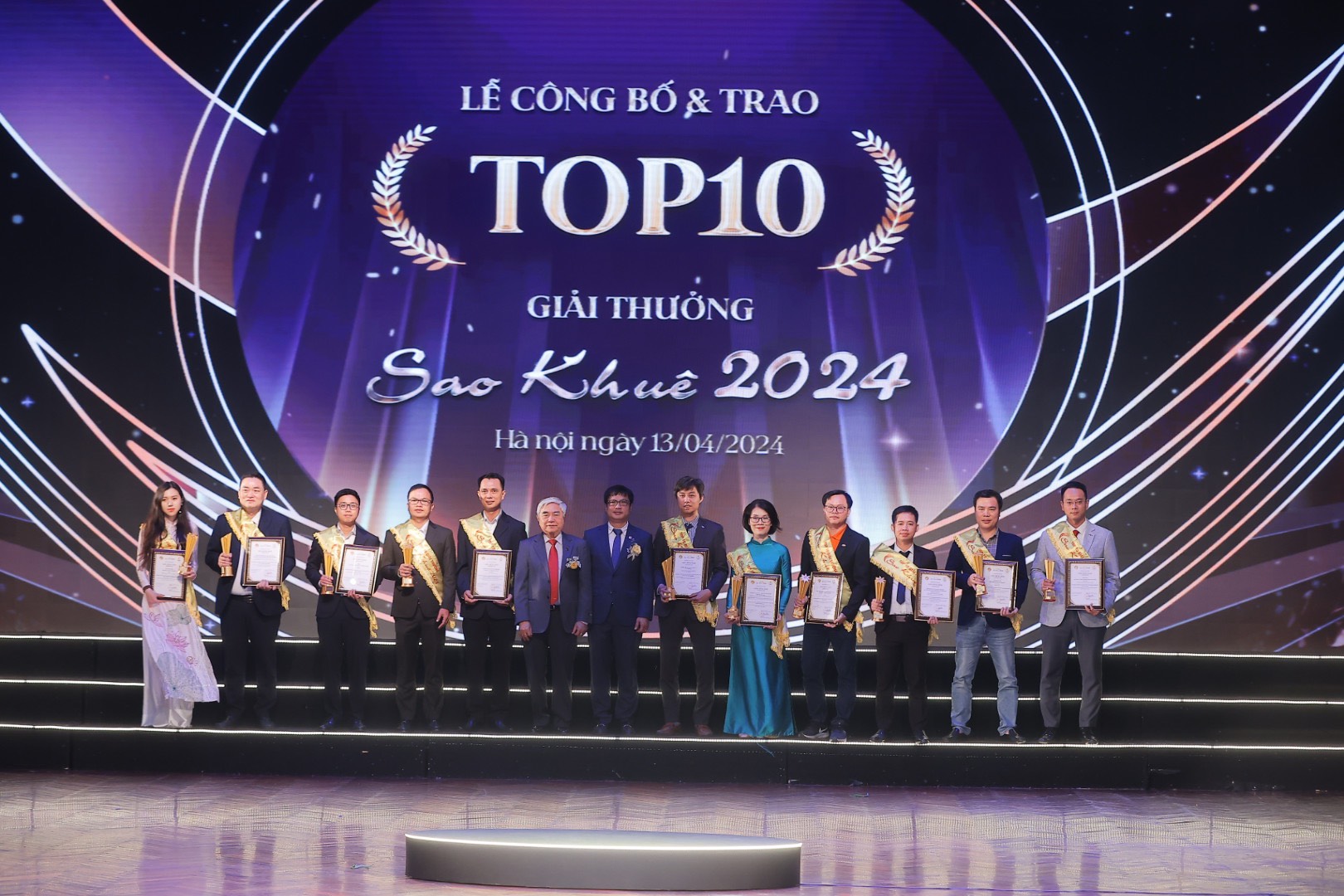 Trao giải Top 10 Sao Khuê 2024