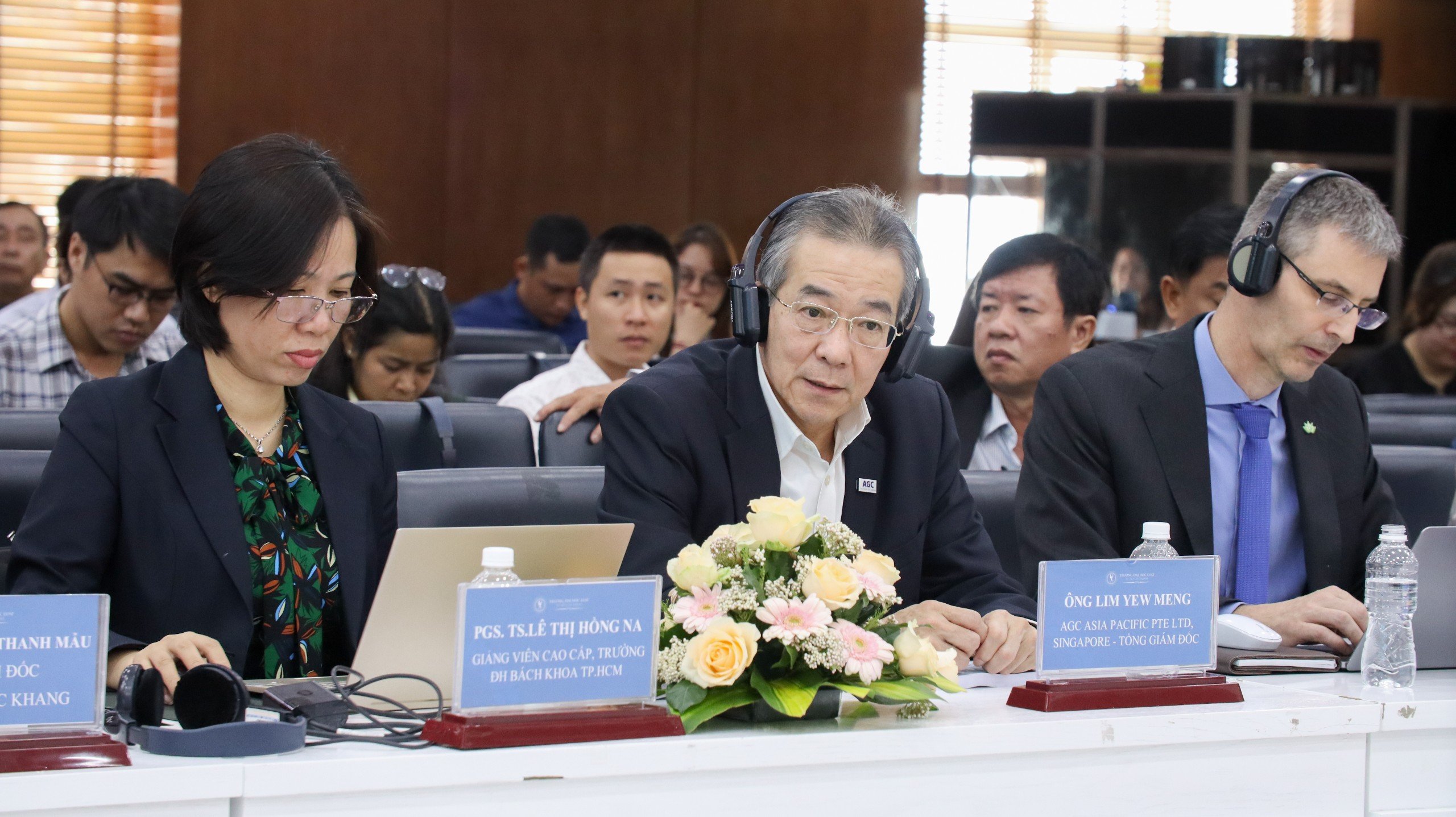 Many leading experts and lawyers on green buildings from other countries attended the conference.