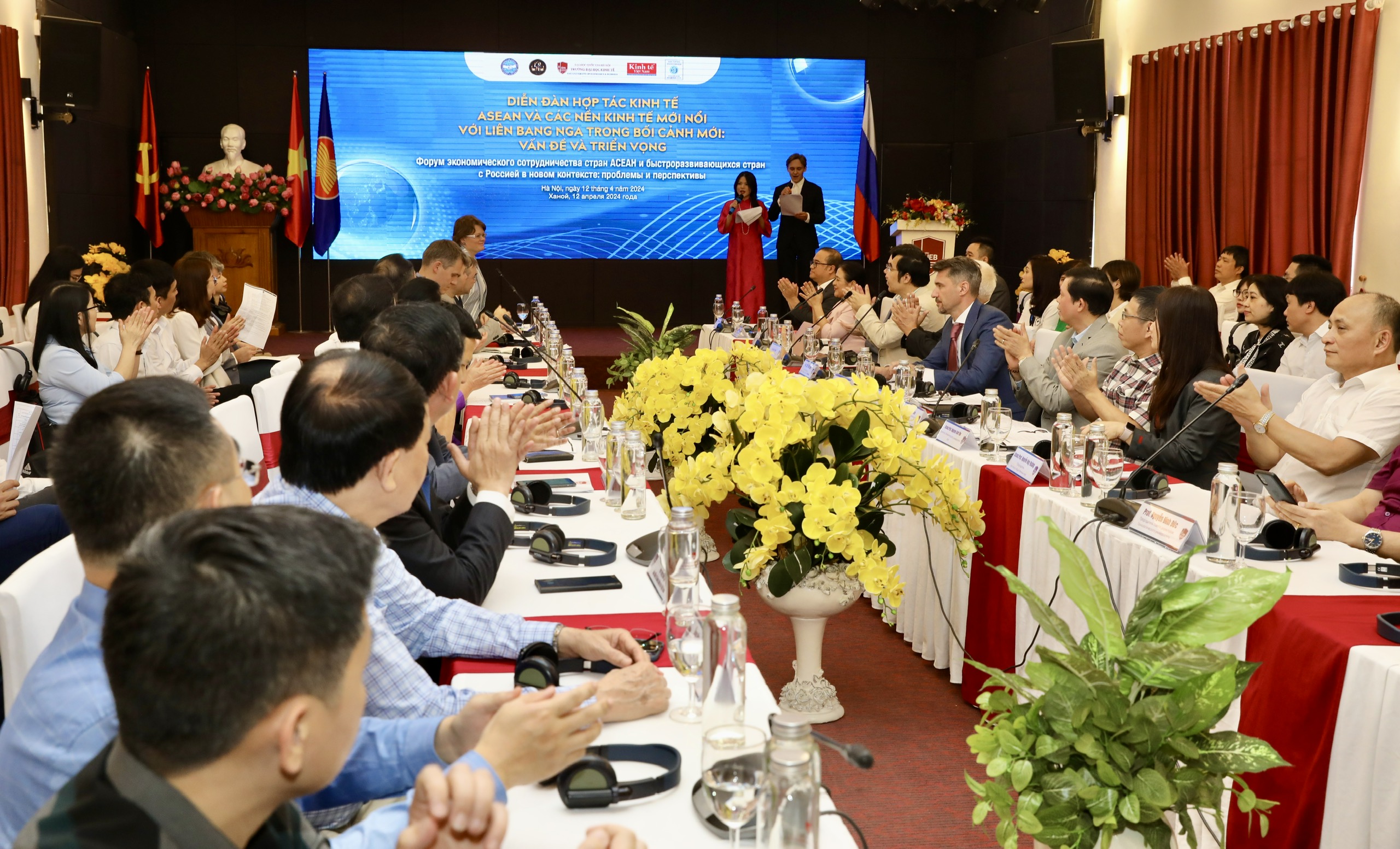 Diễn đàn mang chủ đề “Hợp tác kinh tế ASEAN và các nền kinh tế mới nổi với Liên bang Nga trong bối cảnh mới: Vấn đề và triển vọng” diễn ra vào ngày 12/4/2024 tại Trường Đại học Kinh tế, Đại học Quốc gia Hà Nội - Ảnh: Việt Dũng.