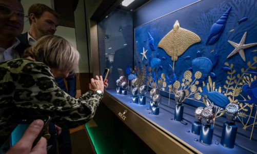 Thị trường đồng hồ xa xỉ tăng trưởng chậm lại, Rolex thì không