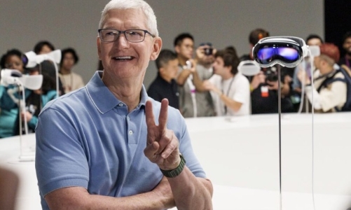 CEO Apple đến Việt Nam giữa lúc doanh số iPhone toàn cầu giảm 10% 