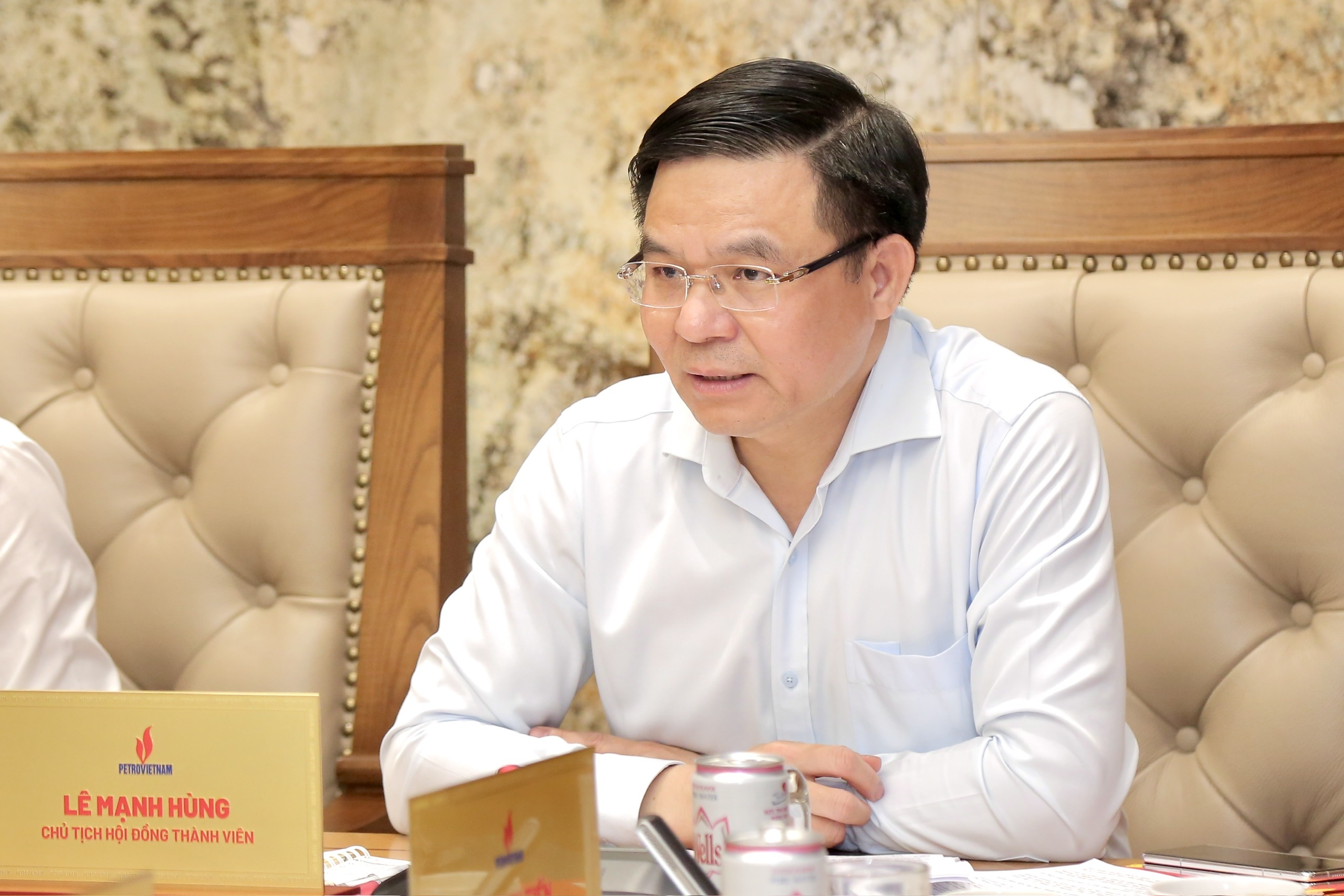 Chủ tịch HĐTV Petrovietnam Lê Mạnh Hùng phát biểu chỉ đạo.
