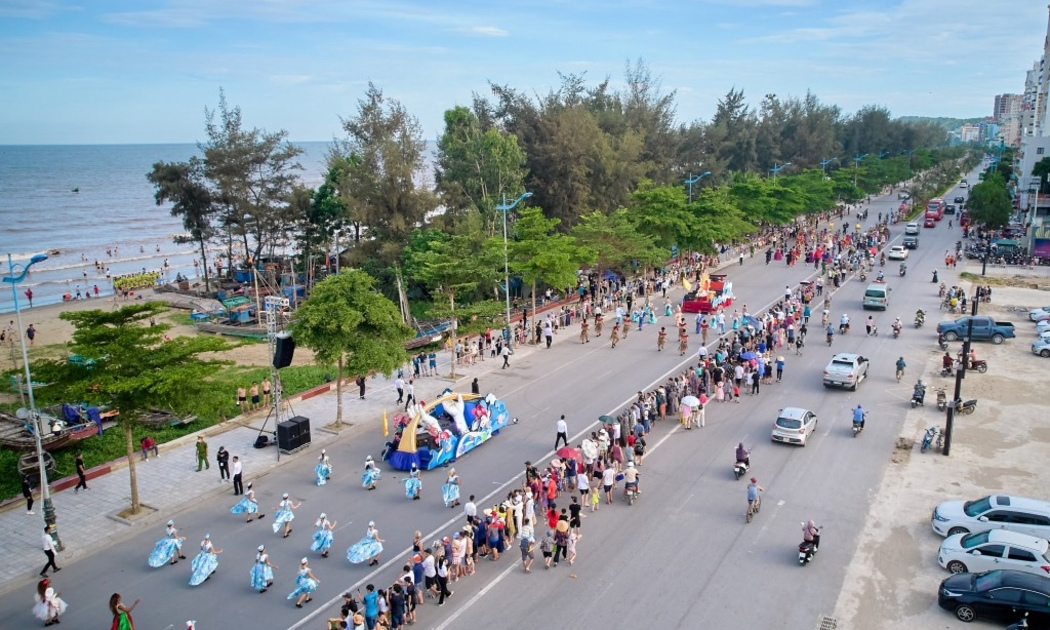 Với những thay đổi trong cách làm du lịch, những năm qua, thành phố Sầm Sơn trở thành điểm đến hấp dẫn của khách du lịch