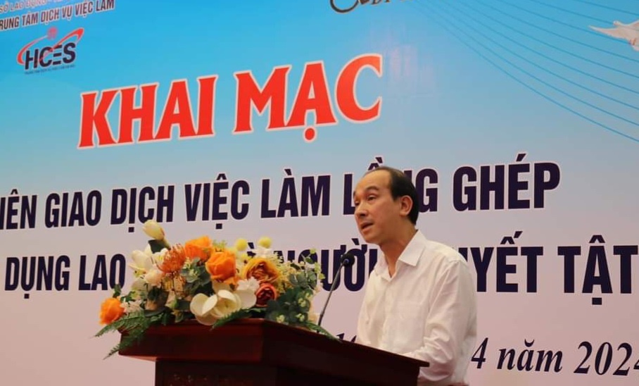 &Ocirc;ng Nguyễn T&acirc;y Nam, Ph&oacute; Gi&aacute;m đốc Sở Lao động &ndash; Thương binh v&agrave; X&atilde; hội H&agrave; Nội.