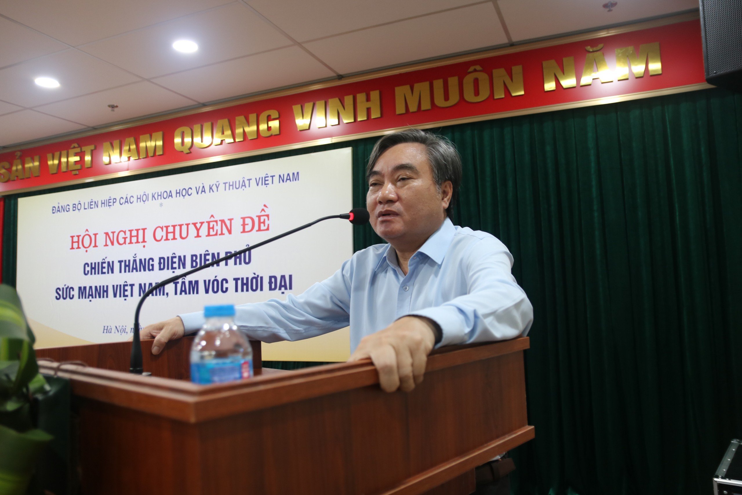 Bí thư Đảng úy, Phó Chủ tịch Liên hiệp các Hội Khoa học Kỹ thuật Việt Nam Phạm Quang Thao phát biểu tại hội nghị.