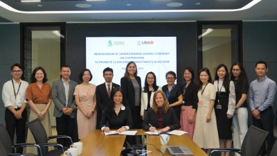 US and Standard Chartered Vietnam Promote Clean Energy Investments in Vietnam