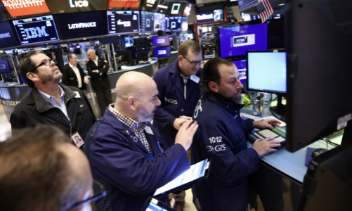 Chứng khoán Mỹ tiếp tục xuống dốc sau cảnh báo lãi suất của Chủ tịch Fed, dầu vững giá