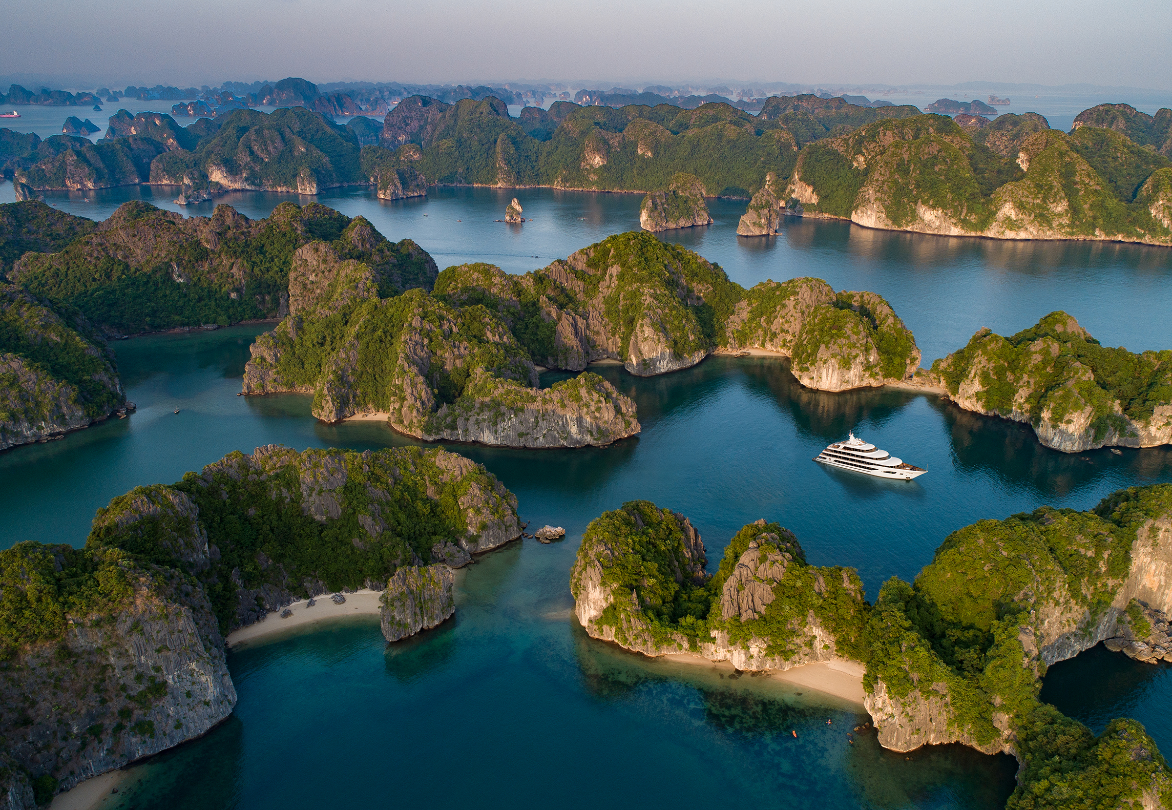 Một góc đảo Cát Bà, Hải Phòng 