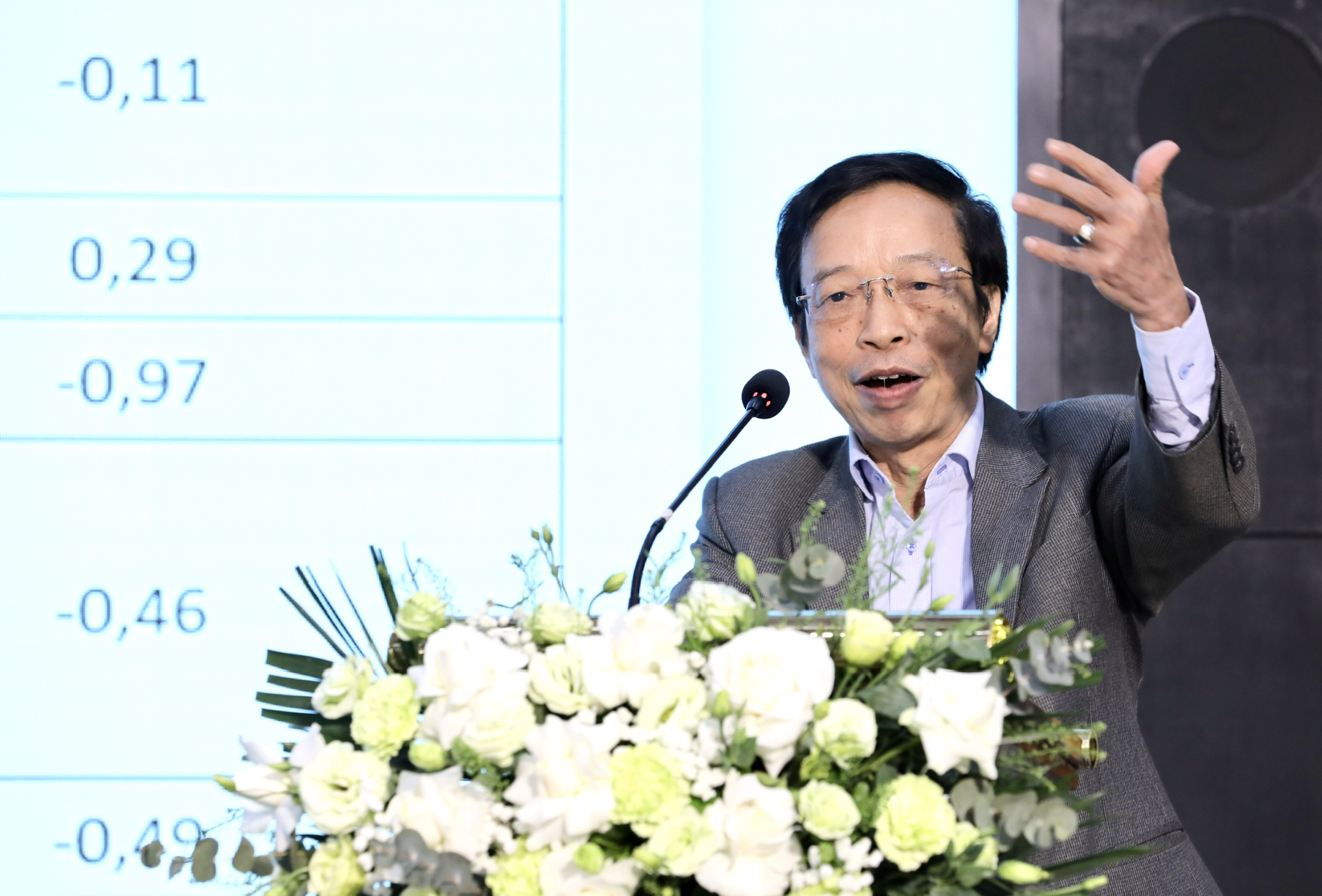 Ông Phạm Xuân Hòe, Nguyên Phó Viện trưởng Viện Chiến lược ngân hàng, phát biểu tại tọa đàm "Nhận diện Kinh tế quý 1/2024: Mở lối cho kinh tế cả năm". Ảnh Việt Dũng.