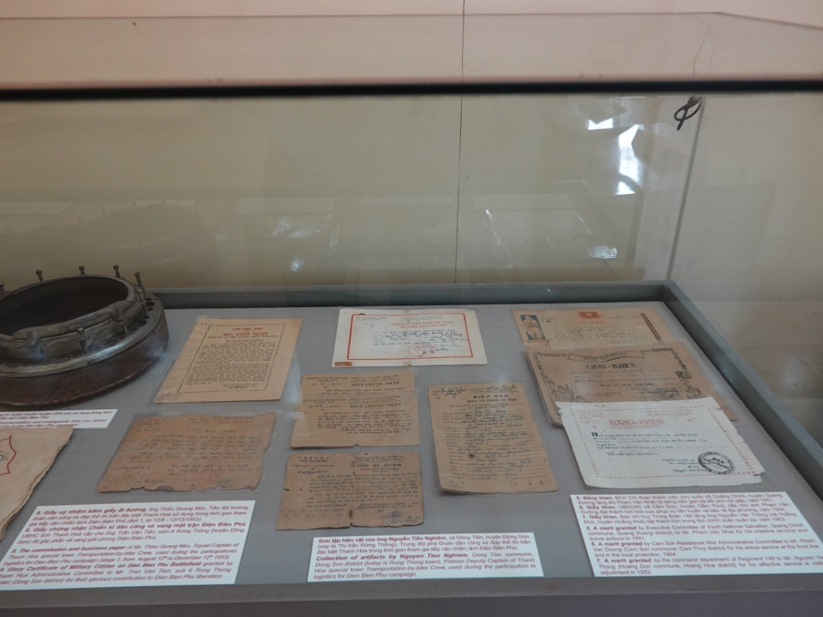 H&agrave;ng loạt Giấy khen, Giấy chứng nhận, Giấy giới thiệu của chiến sĩ, d&acirc;n c&ocirc;ng Thanh H&oacute;a phục vụ chiến dịch Điện Bi&ecirc;n Phủ