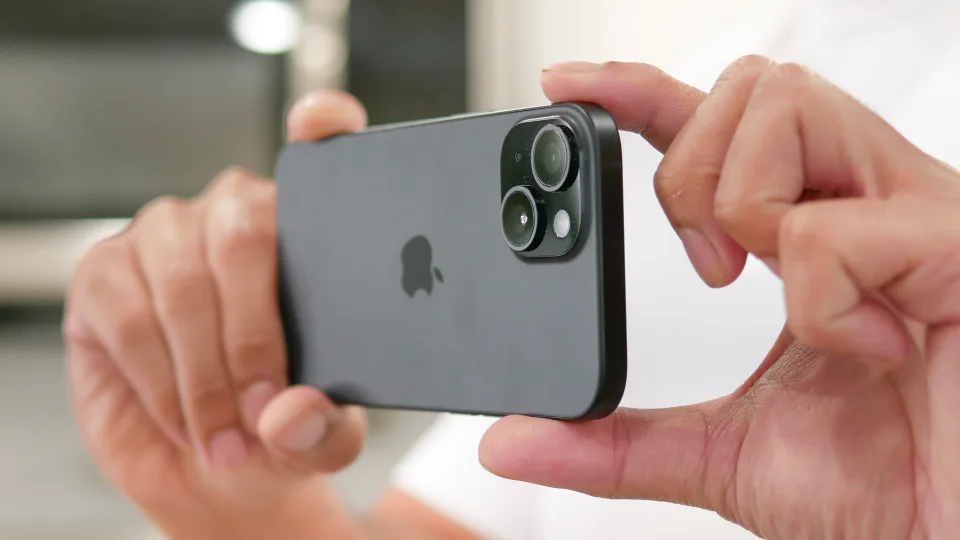 Nút Capture của iPhone 16 sẽ là nút điện dung với phản hồi xúc giác, có thể bao gồm cảm biến lực nhận biết áp suất.