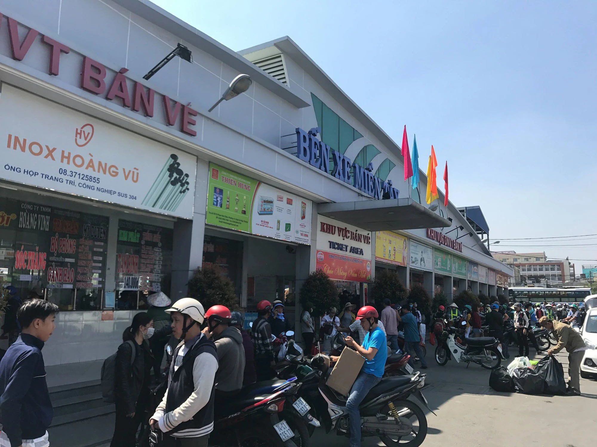 Nhu cầu hành khách đi lại bằng xe khách cũng tăng cao.