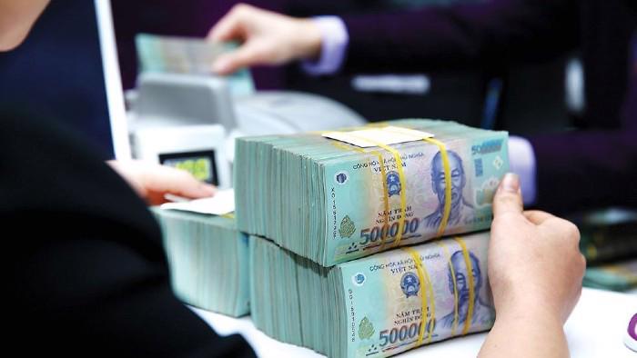 Rủi ro của nền kinh tế gia tăng tạo áp lực lên hệ thống tài chính. 