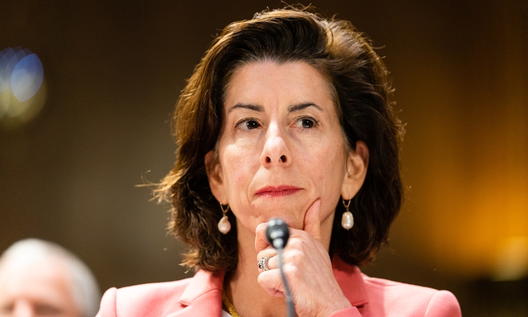 Bộ trưởng Bộ Thương mại Mỹ Gina Raimondo - Ảnh: Bloomberg.