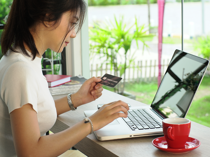 Du khách có thể thanh toán đặt cọc tour cho đại lý một cách nhanh chóng và thuận tiện. Ảnh: 9Pay.