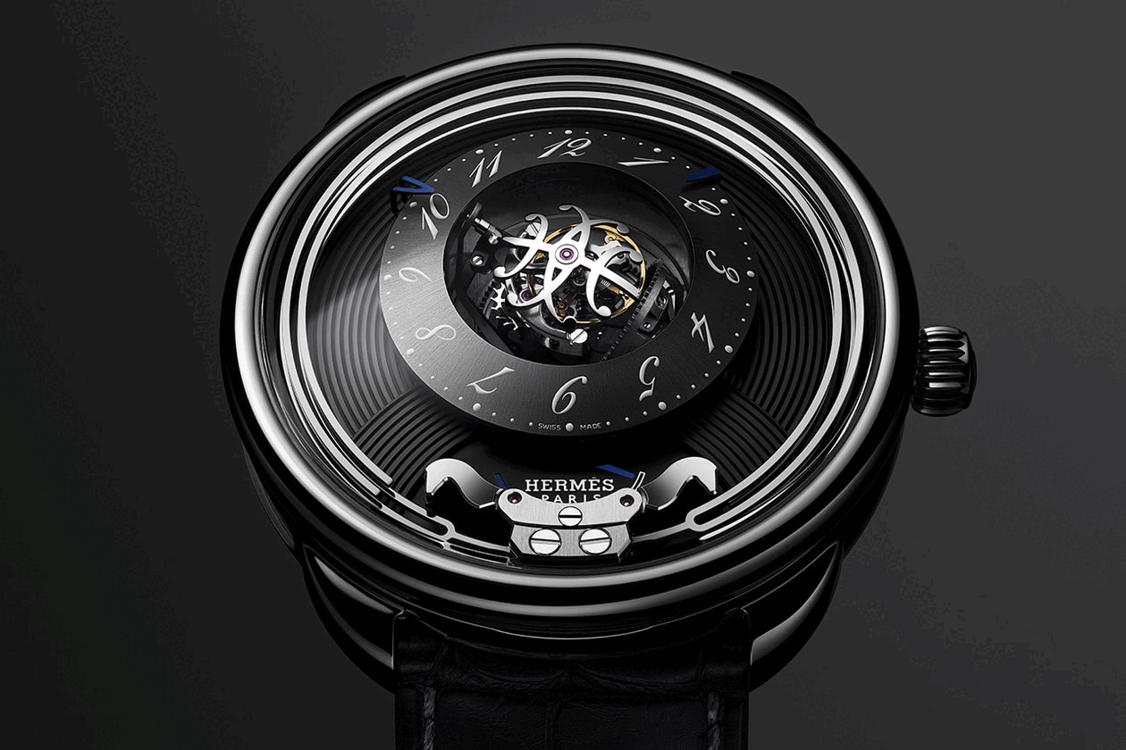 Mẫu đồng hồ ARCEAU Duc Attelé được Hermès giới thiệu tại Watches and Wonders 2024.